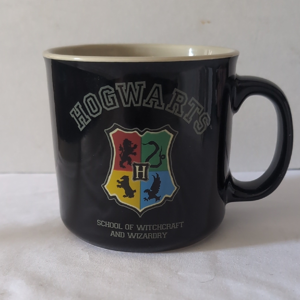 Harry Potter Hogwarts 20oz ceramic Coffee Mug Like New